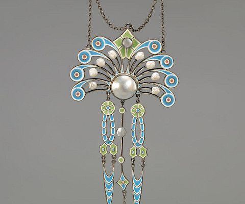 Artist Unknown, "Necklace" (detail), circa 1909, silver, enamel, and freshwater pearls, 13 3.4 in., On loan from the Chrysler Museum of Art: Gift of Walter P. Chrysler, Jr. 78.249. Image courtesy of the Chrysler Museum of Art.